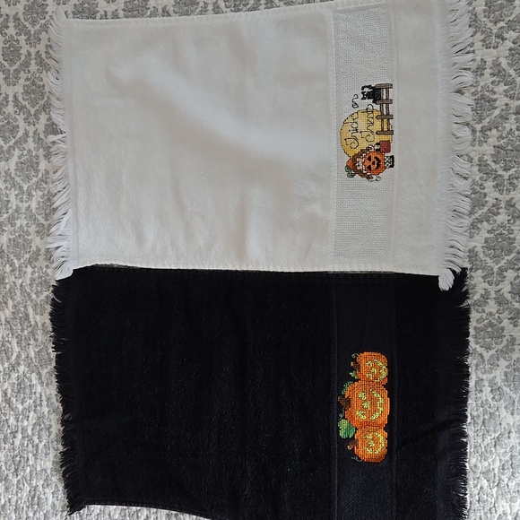 Hand Embroidered Tea Towels, set of 16 holiday/seasonal - Picture 16 of 16